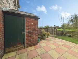 Photo 9- click for photo gallery